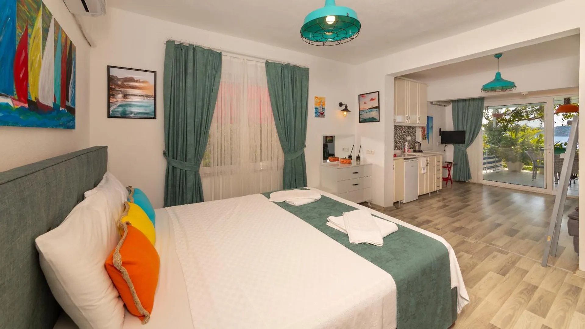 Derin Mavi Suit Butik Otel Sogut  Gazde/Camere de închiriat Sogut (Aegean)