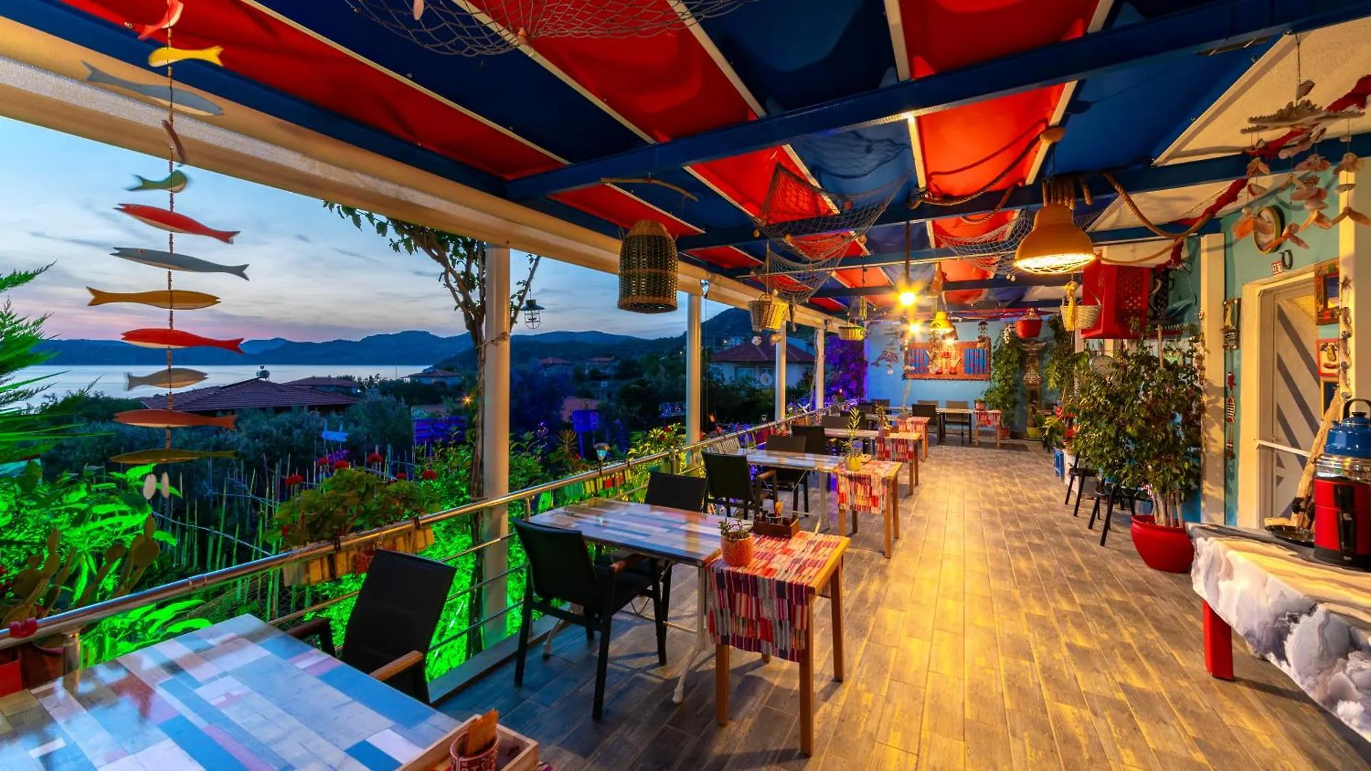 Derin Mavi Suit Butik Otel Sogut